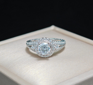 925 Sterling Silver 1.5 Carat Engagement Ring Round Diamond Halo Engagement Ring